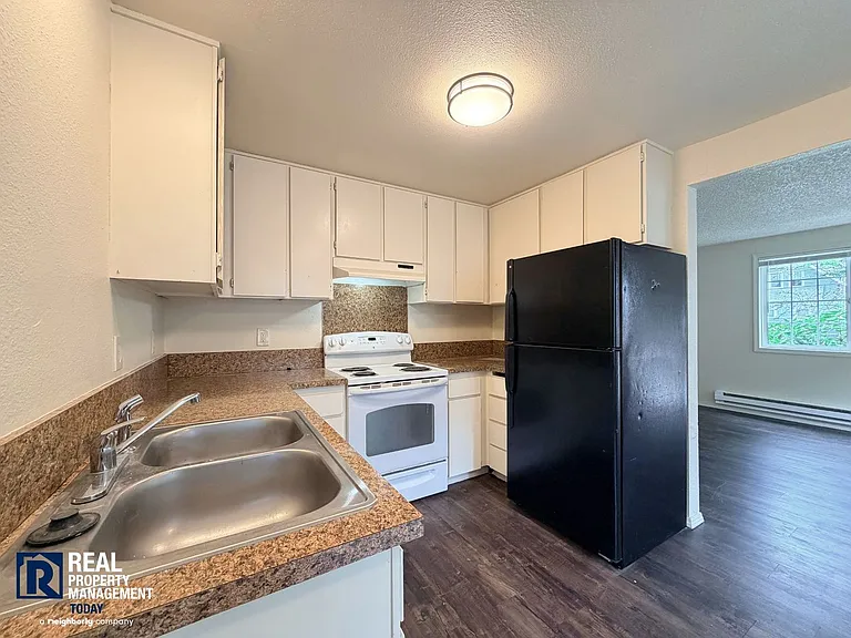 630-632 S State St Tacoma — Photo 8