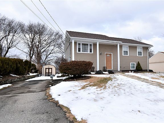 2nd image of 9848 Deerfield Dr N