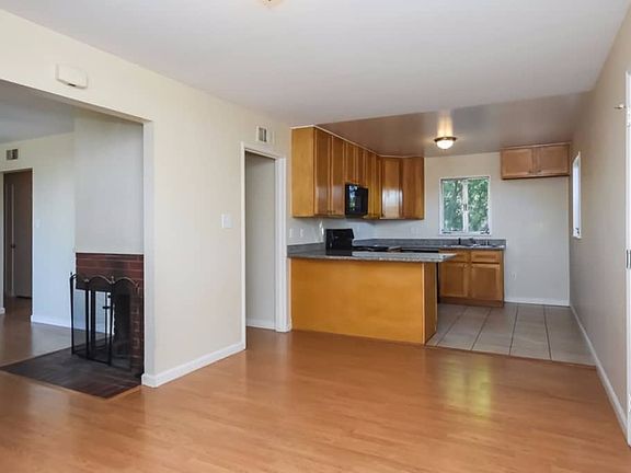 4th image of 416 Lynn Ave