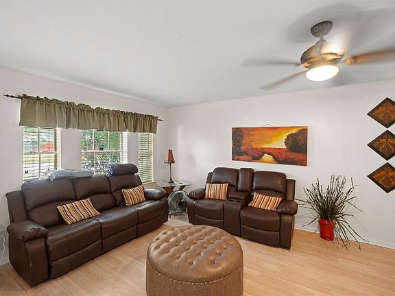 4th image of 2514 Raintree Village Dr