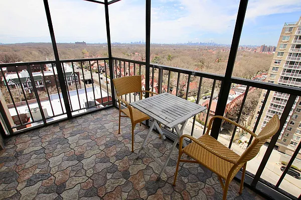 Sold by Remax City Square | media 5
