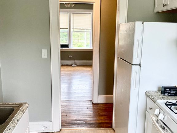 3rd image of 3020 Harrison Ave APT 10