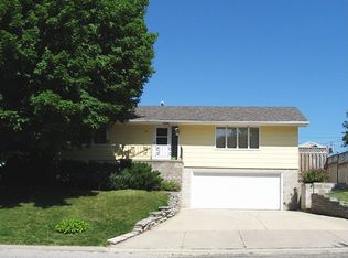 145 N 10th St, Forest City, IA 50436