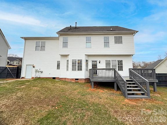 5th image of 368 Holstein Dr