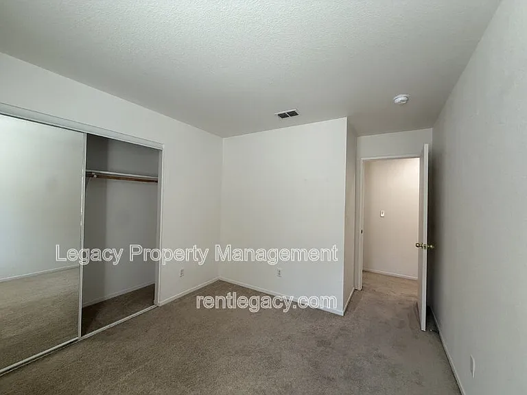 4329 Middlebury Way — Photo 10