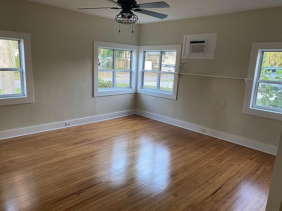 5th image of 652 Faulkner St #1