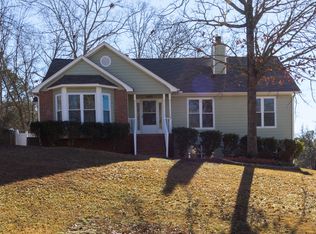 2825 Trotters Pointe Dr, Snellville, GA 30039