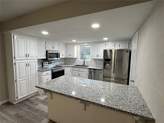 5th image of 4 Cross Cir