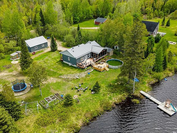 3rd image of 668 Chemin Du Ruisseau