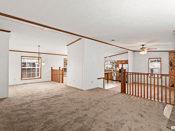 5th image of 3500 N Dirksen Pkwy Unit 235