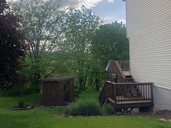 Side view of yard into back yard.