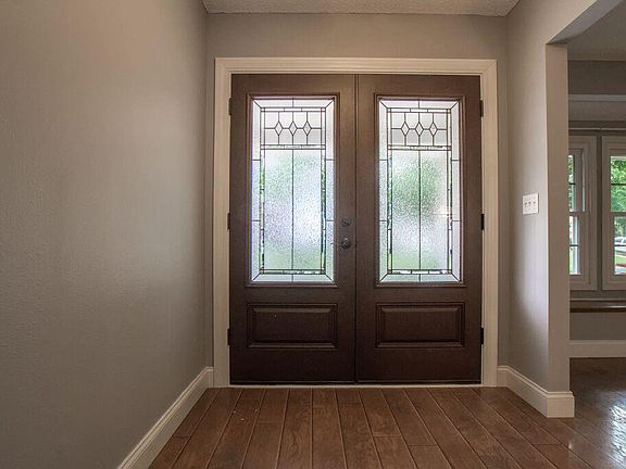 2nd image of 2907 Piney Pointe Dr