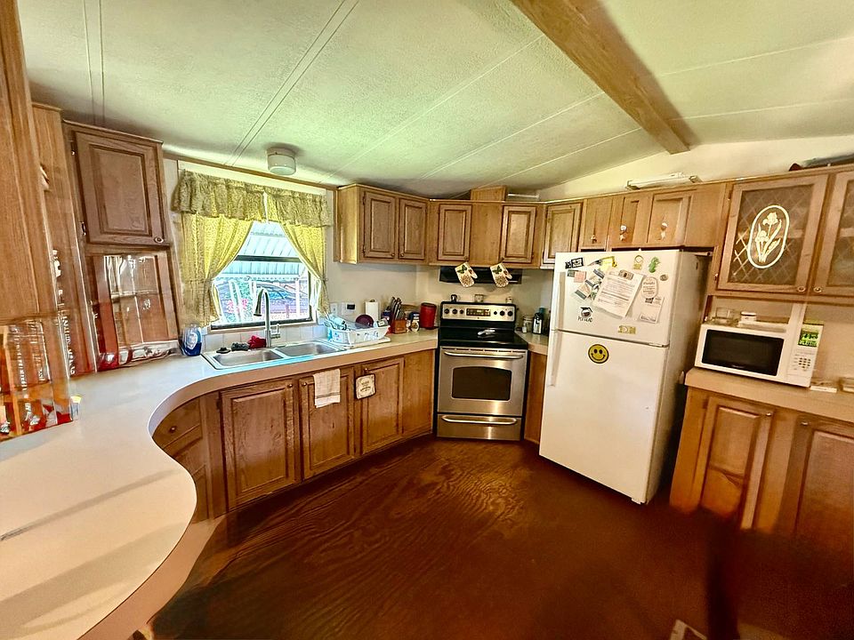 2nd image of 614 Lake Kerry Dr