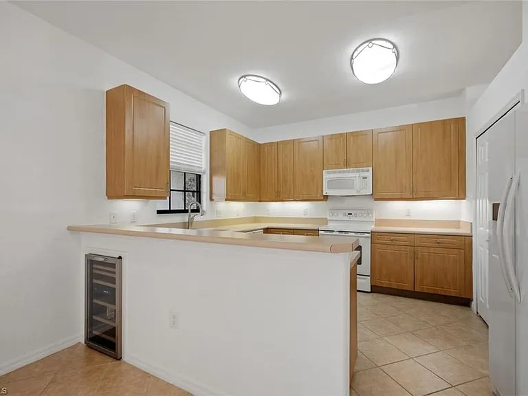 7631 Bristol Cir — Photo 11