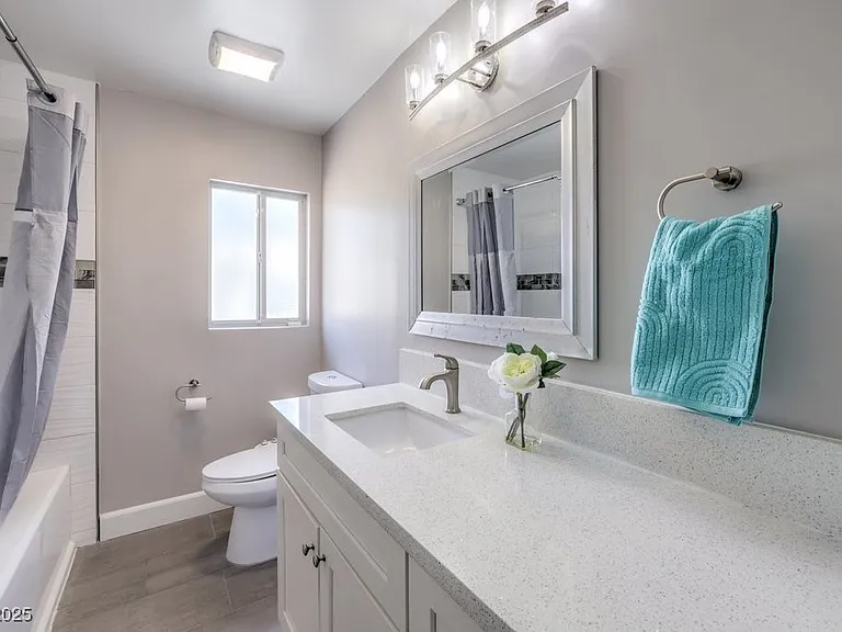 2400 Sherman Pl — Photo 25