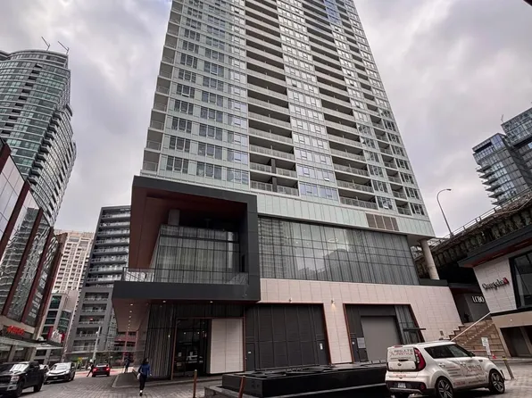 19 Bathurst St #712, Toronto, ON M5V 0N2