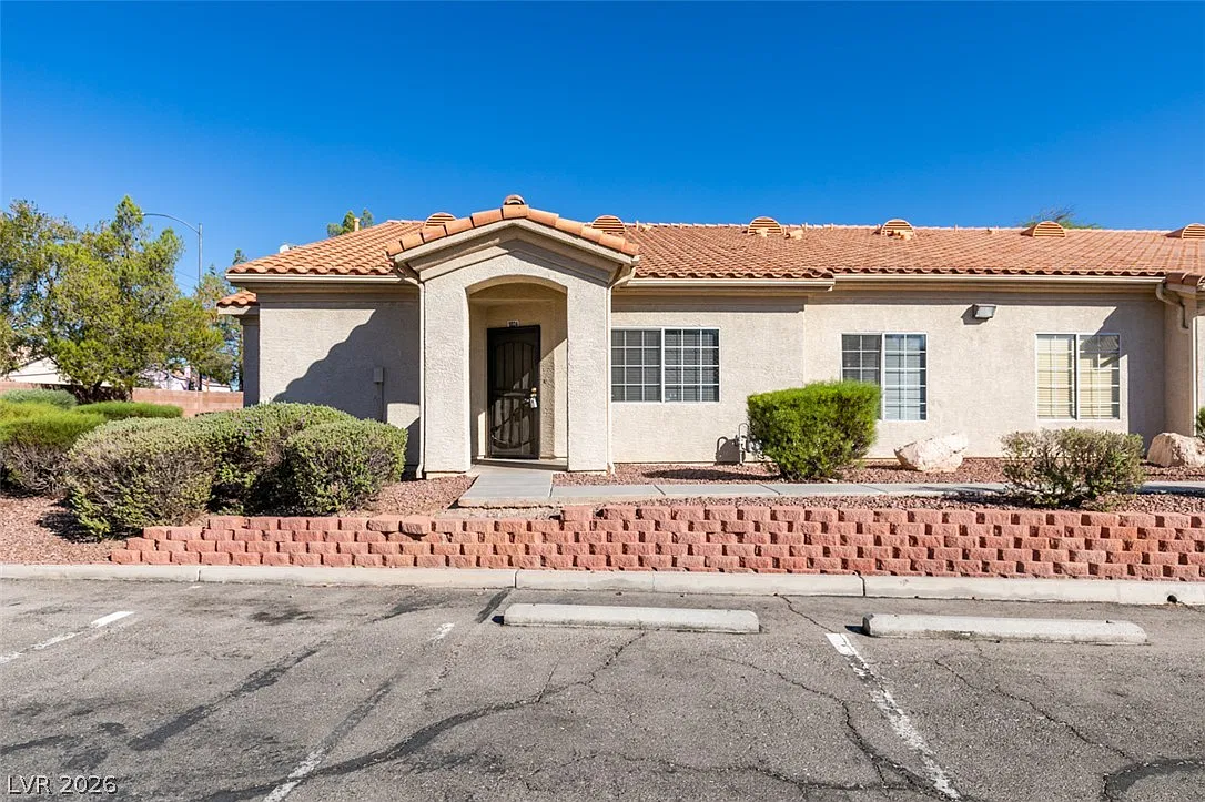 2 bed, 2.0 bath, 1151 sqft, $1,600 — Photo 1