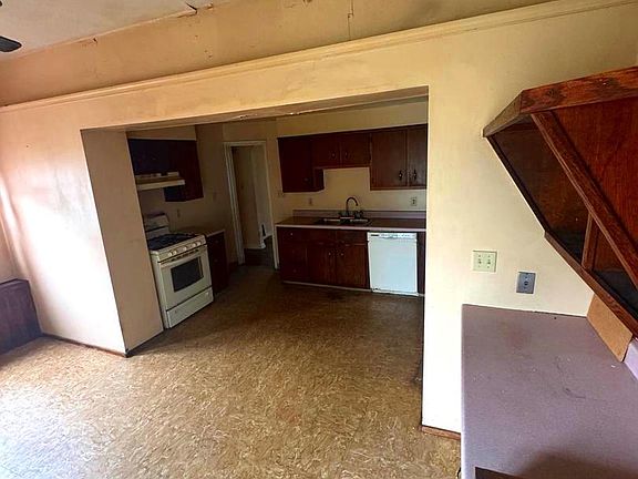 5th image of 52 Caroline Ave