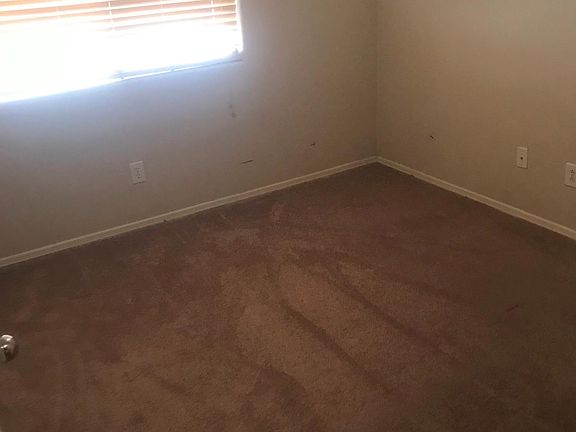 5th image of 1449 E Holiday Dr