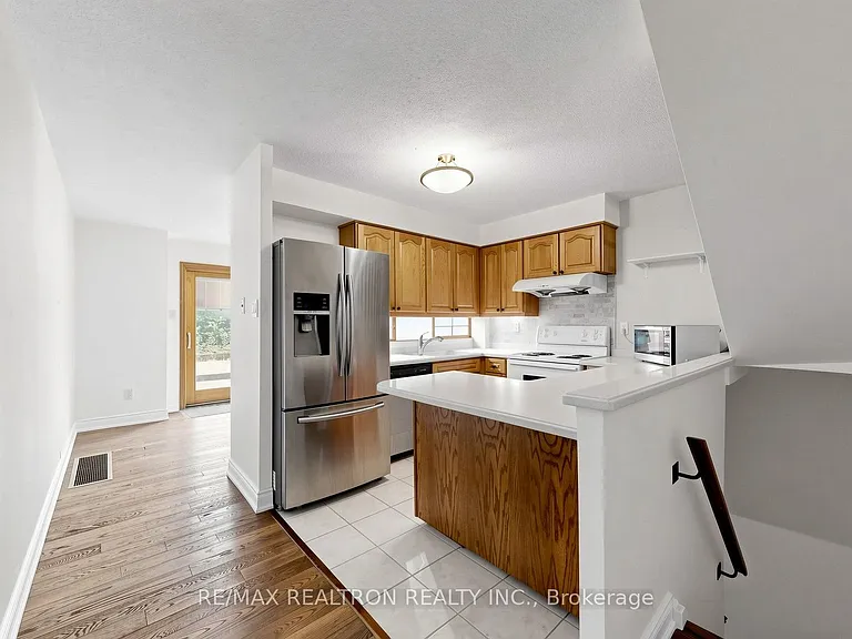 30 McGill St — Photo 6
