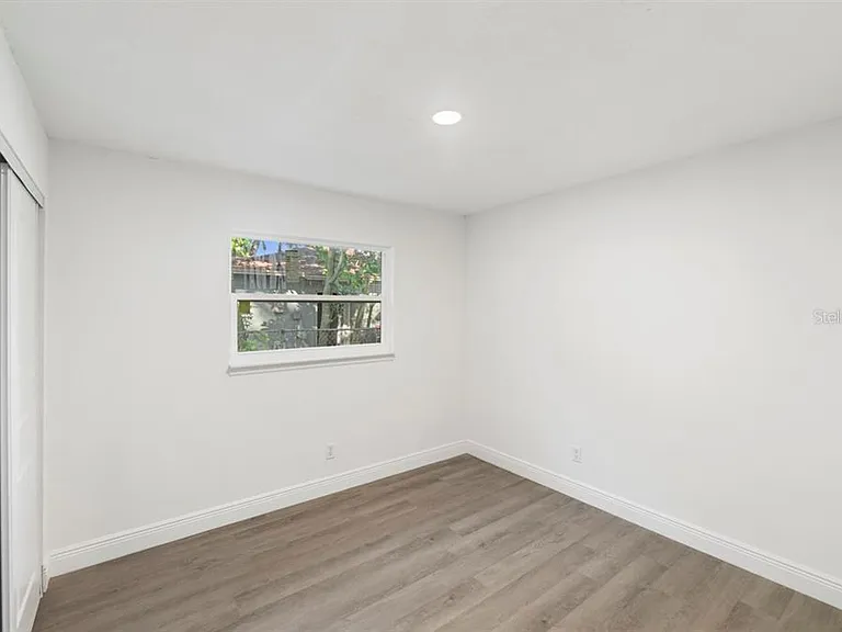 1087 Swan St — Photo 24