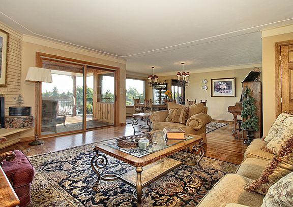 3rd image of 4535 W Warren Ave