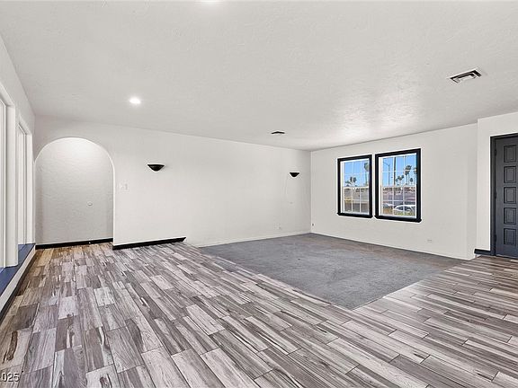 5th image of 3568 Antigua Ave