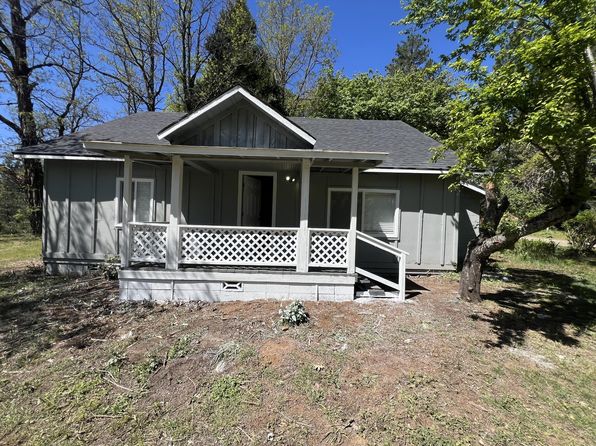 2100 Laurel Rd, Cave Junction, OR 97523