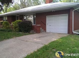 11204 E 19th St, Independence, MO 64052