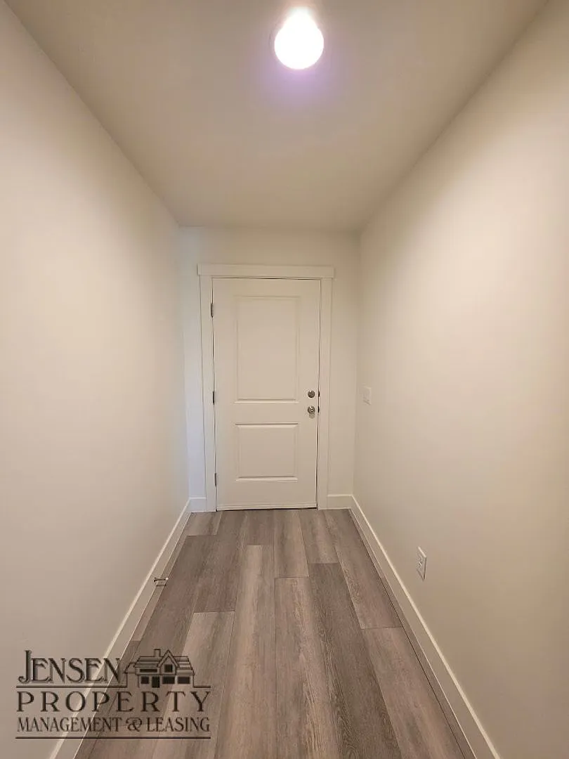 Town Home in Desert Bluffs- Pets Negotiable! — Photo 4