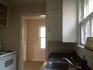 4th image of 4801 Farrington Ave