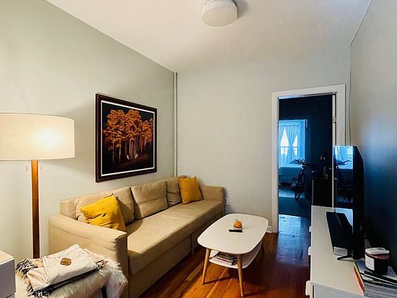 5th image of 696 Sackett St APT 1R