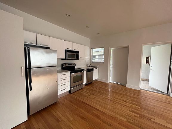 3rd image of 860 Meridian Ave #10