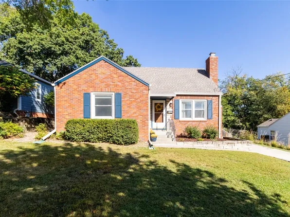 6121 Pleasant Dr, Des Moines, IA 50312