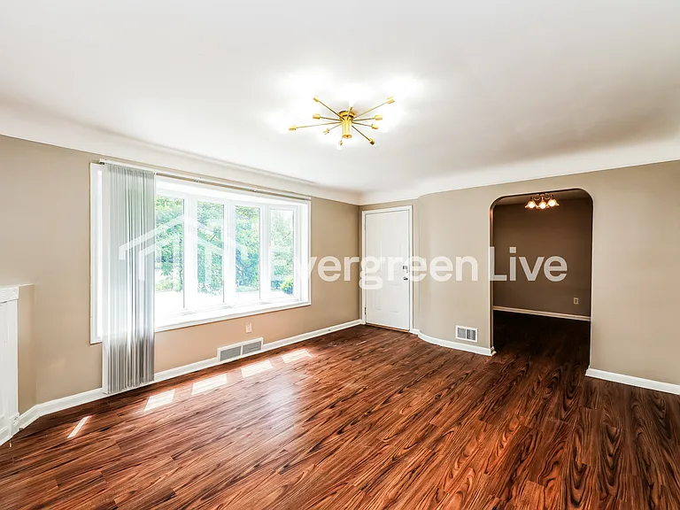 953 Covedale Ave — Photo 10