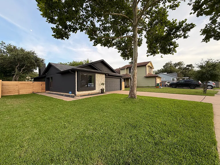 8205 Cattle Dr — Photo 4