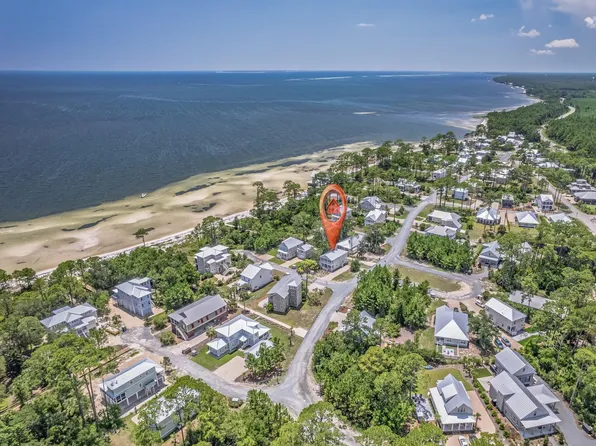 300 Gull Wing Way, Sopchoppy, FL 32358