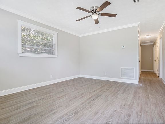 5th image of 7331 Melvin Cir N