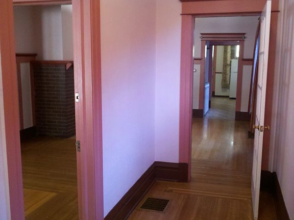 2nd image of 313-319 E Broadway St #313