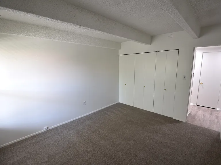 4440 Laguna Pl - Meadows Apartments — Photo 34