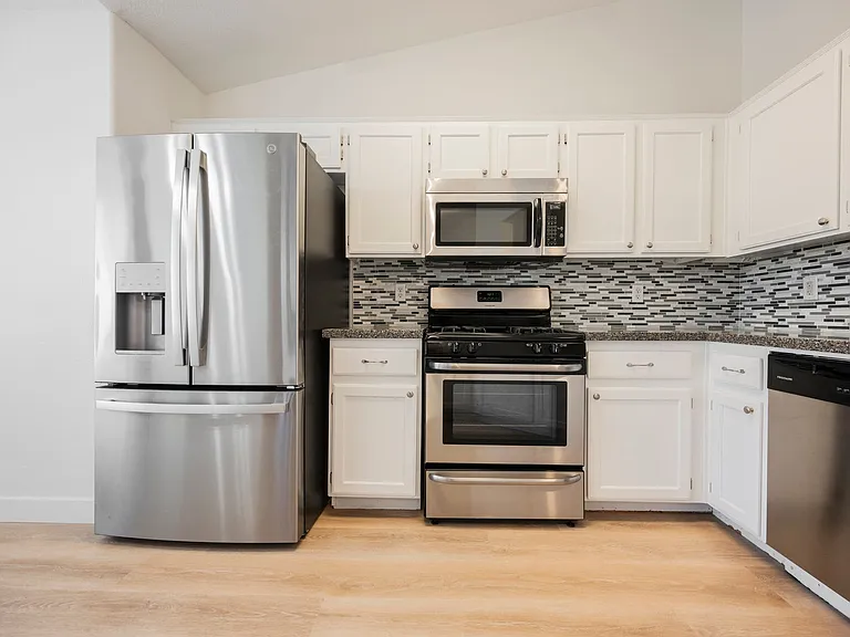 802 Airy Hill St — Photo 14