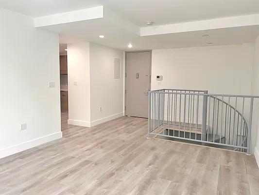 Rented by R New York | media 2