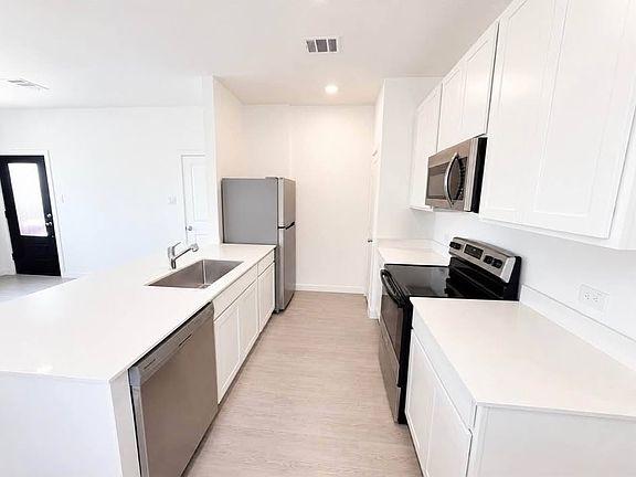 3rd image of 3036 Avenida Sonoma Dr #B