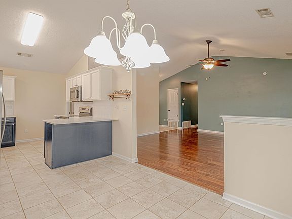 2nd image of 45 Oakland Woods Cv
