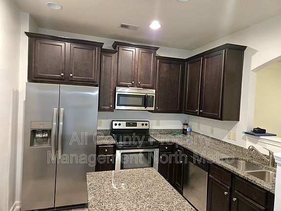 2nd image of 417 Village Vw