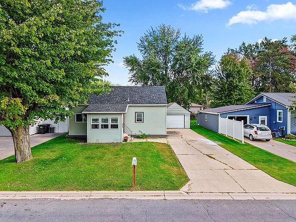 5th image of 1030 S Evergreen STREET