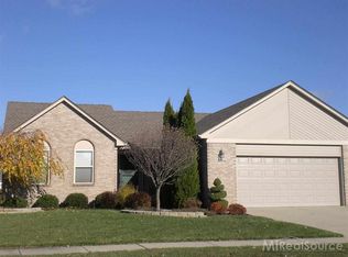 22515 Streamside Dr, Macomb, MI 48044