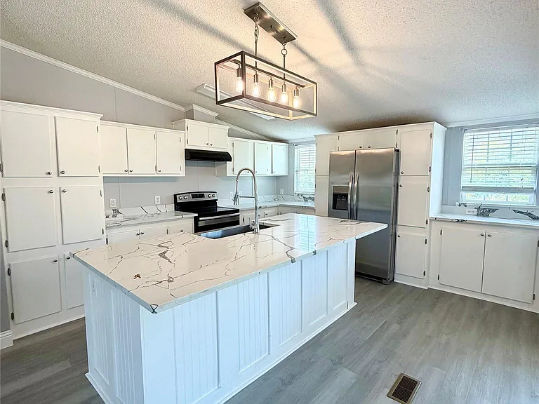 5698 County Road 2752 — Photo 5