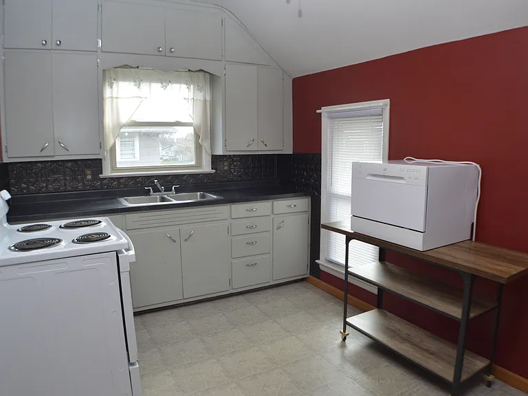 334 W 5th St #2 — Photo 12