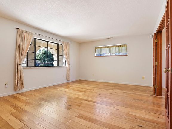 4th image of 2211 Orchis Dr